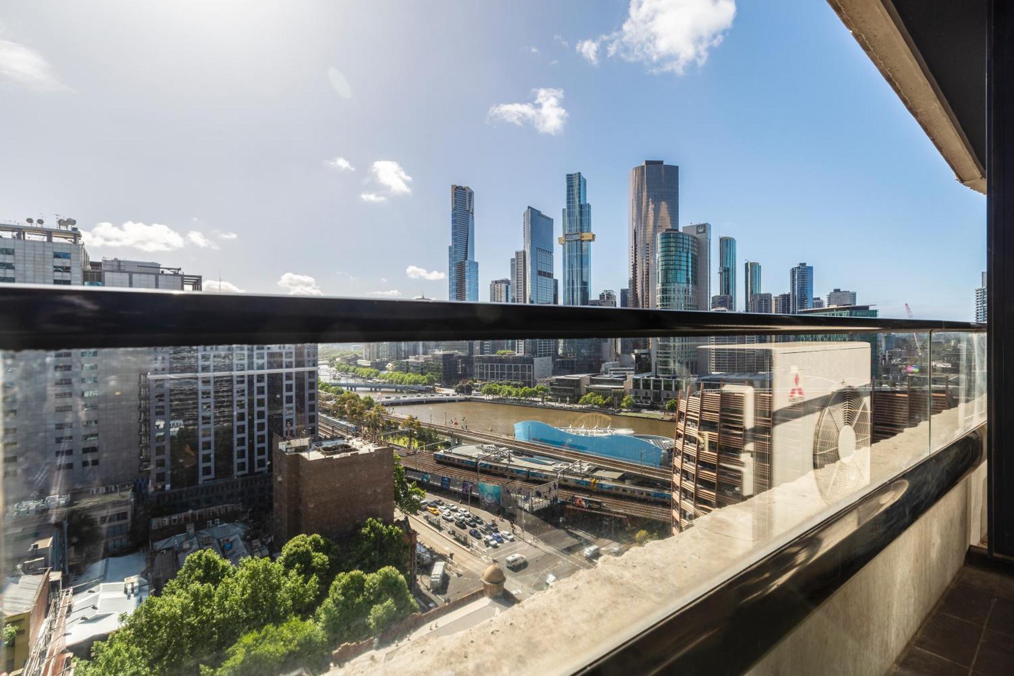 Riverview Suites By Edgetrip Melbourne Exteriör bild
