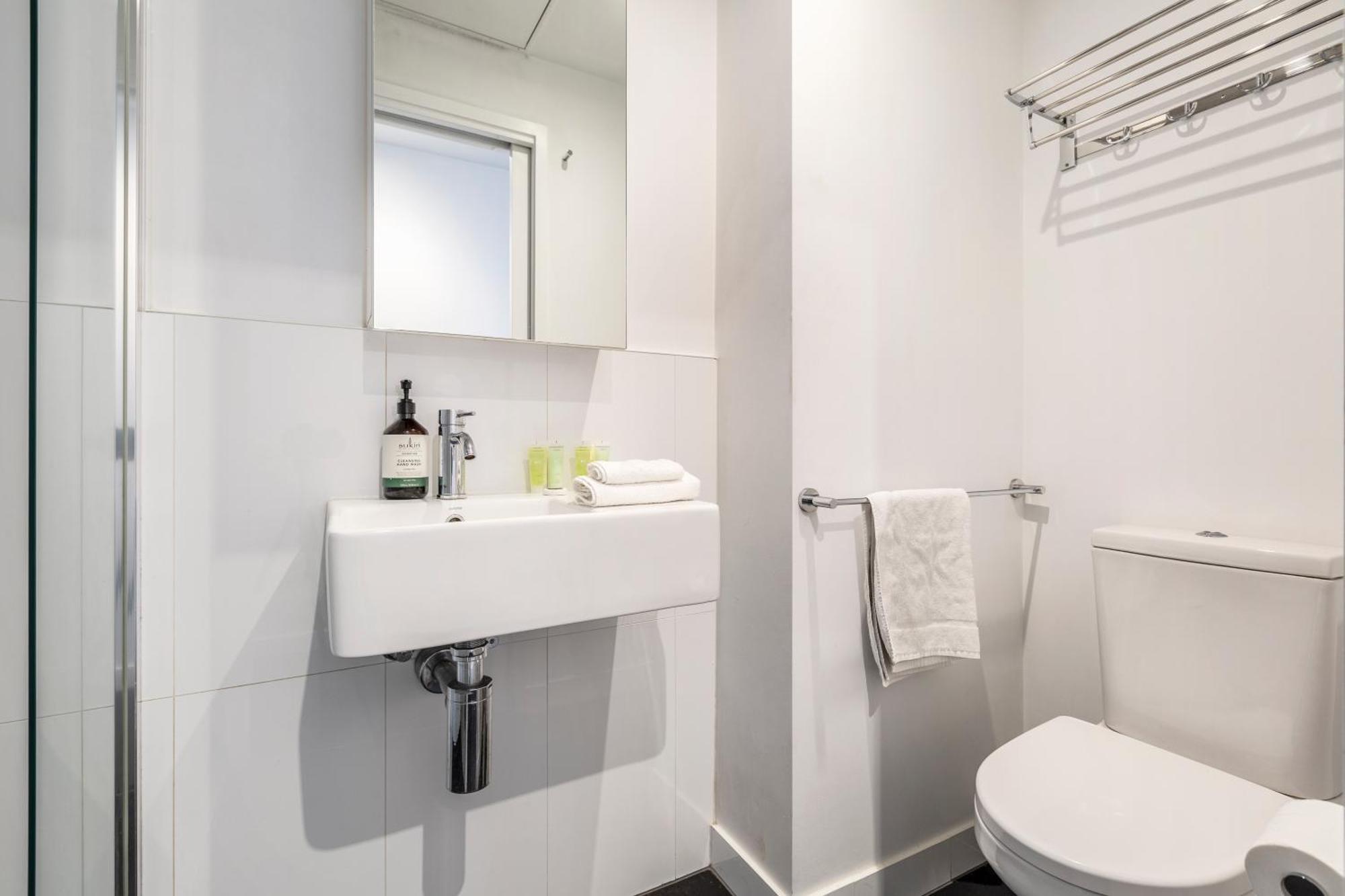 Riverview Suites By Edgetrip Melbourne Exteriör bild