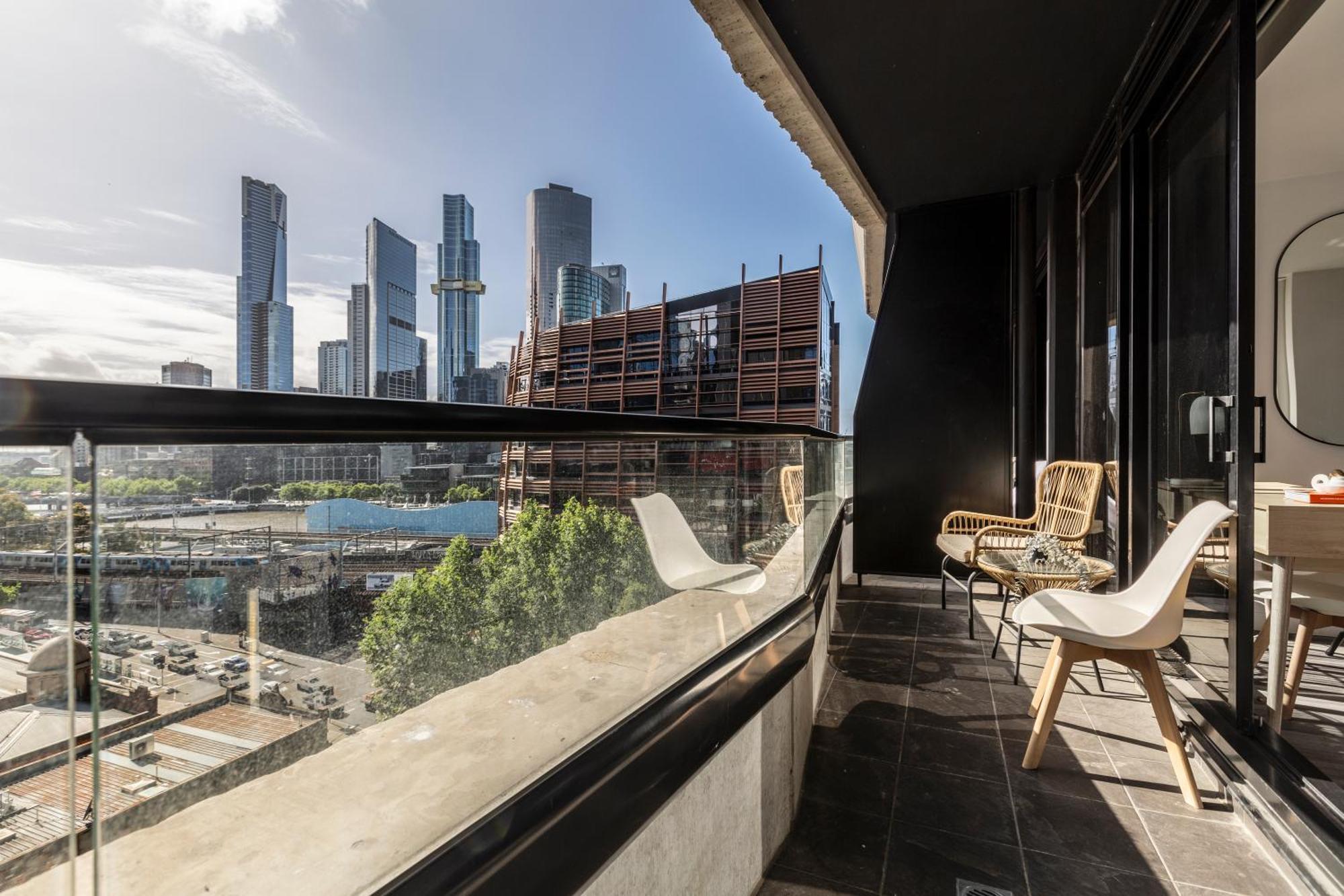 Riverview Suites By Edgetrip Melbourne Exteriör bild
