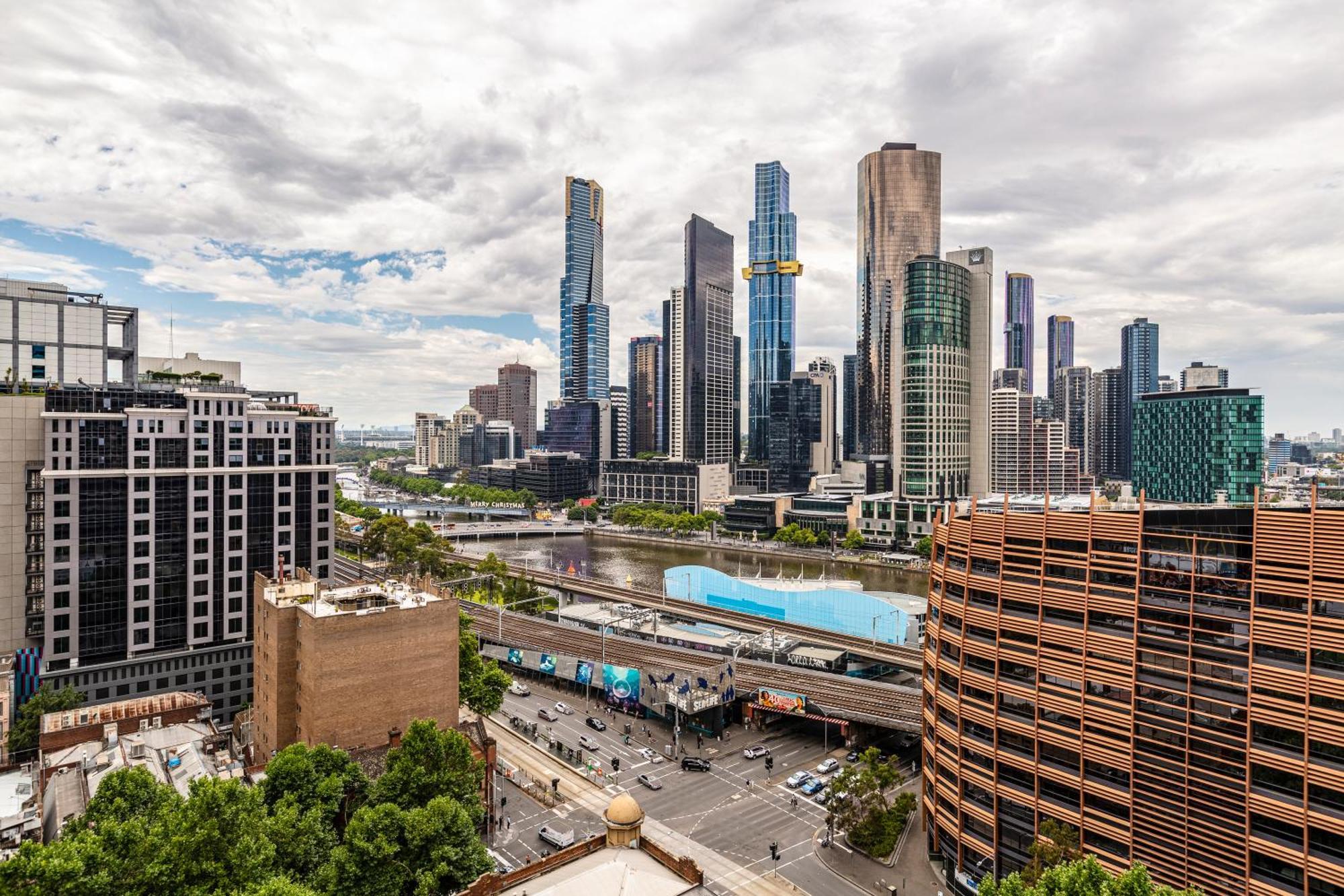 Riverview Suites By Edgetrip Melbourne Exteriör bild